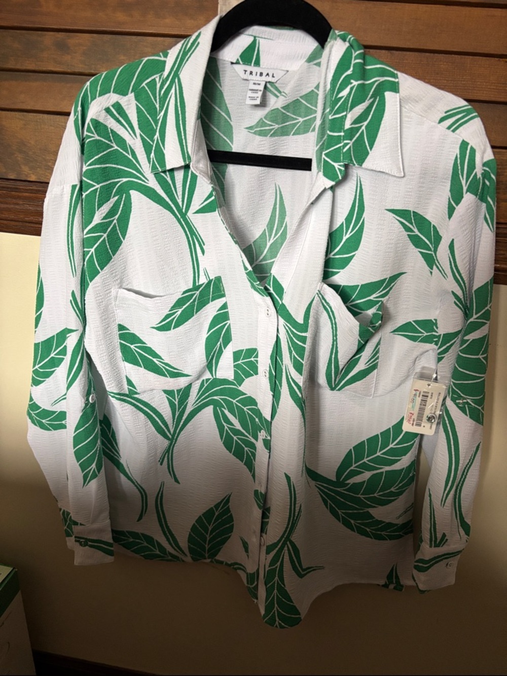 NWT Med Tribal Kelly green palm rolled sleeved camp shirt BEAUTIFUL